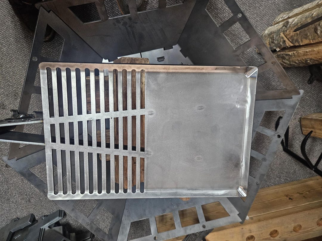 Griddle and grill combo for collapsible fire pit